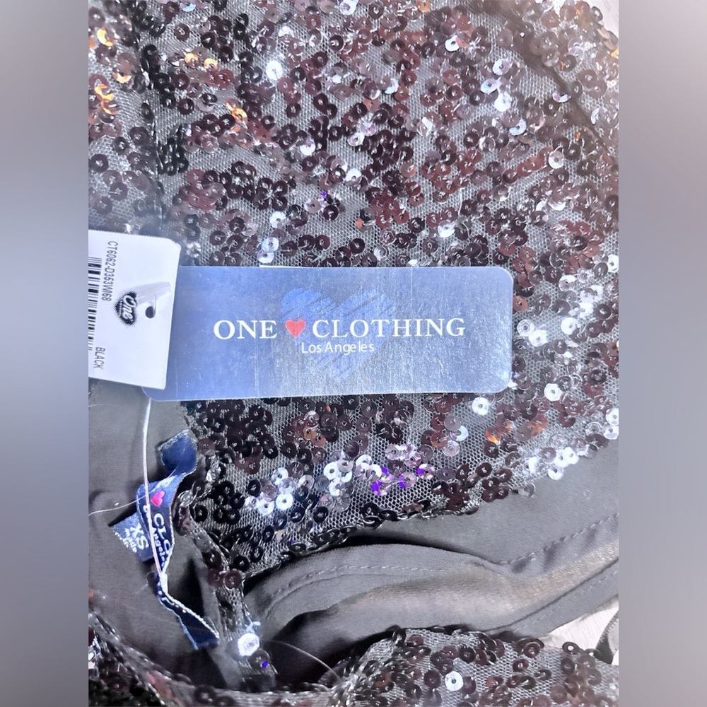NWT Women’s Black Sequin Tank Top - Picture 4 of 8